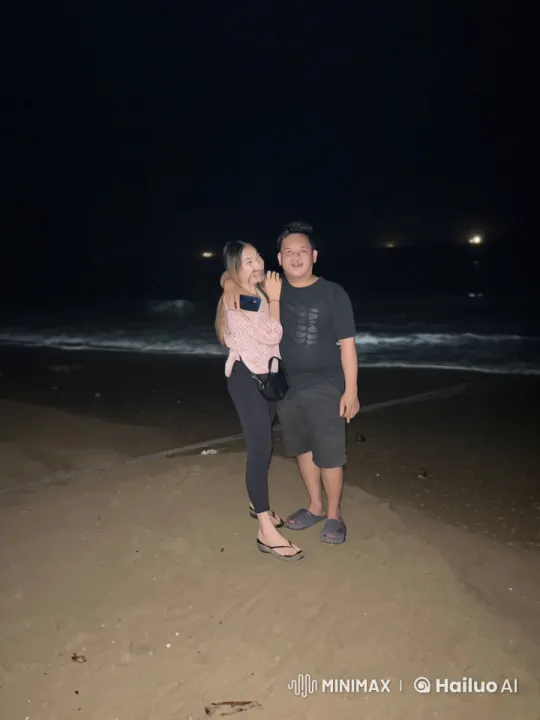 Couple's Intense Kung Fu Fight on a Tranquil Beach – AI Generated Video | Hailuo AI