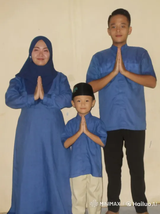 Family Performs Synchronized Kung Fu in Live2D Animation – AI Generated Video | Hailuo AI