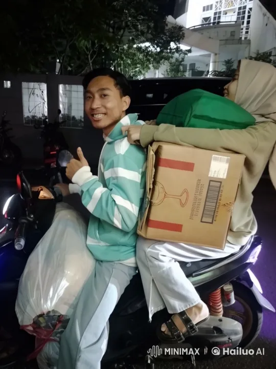 Nighttime City Street Kung Fu Fight on Motorbike – AI Generated Video | Hailuo AI
