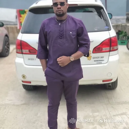 Purple-clad Man Demonstrates Impressive Kung Fu Skills – AI Generated Video | Hailuo AI