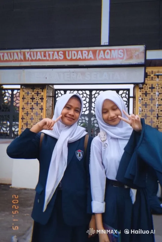 School Students Perform Kungfu in Modern AQMS Setting – AI Generated Video | Hailuo AI