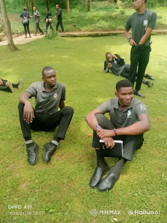 Young Practitioners Demonstrate Kung Fu in Serene Setting – AI Generated Video | Hailuo AI