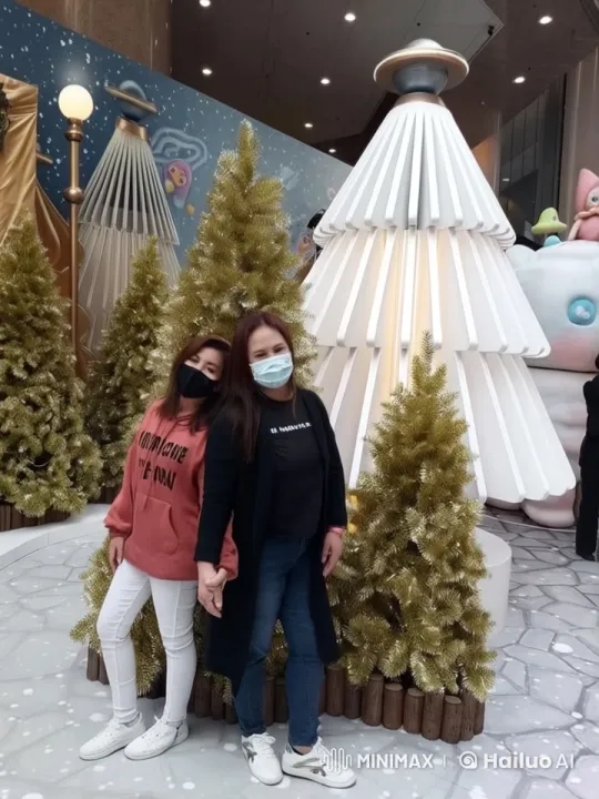 Festive Kung Fu Display in Christmas Setting – AI Generated Video | Hailuo AI