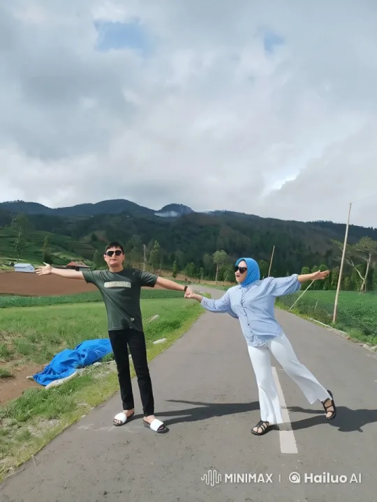 Countryside Kungfu Duo Showcases Mastery in Live2D Animation – AI Generated Video | Hailuo AI