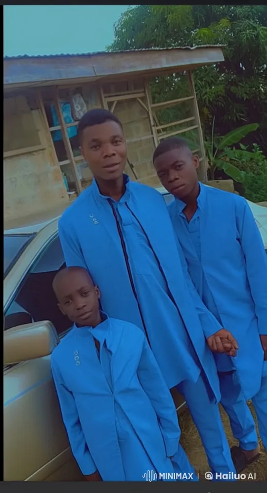 Live2D: Trio in Blue Outfits Perform Martial Arts – AI Generated Video | Hailuo AI