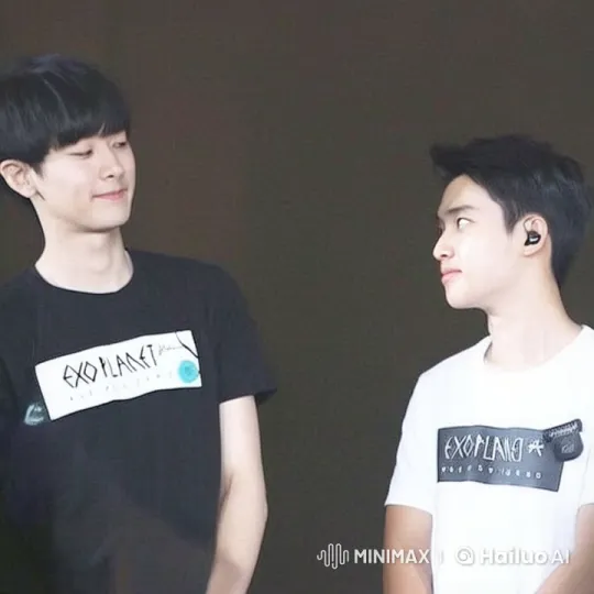 Two Individuals in EXO PLANET T-Shirts Share a Tender Kiss – AI Generated Video | Hailuo AI
