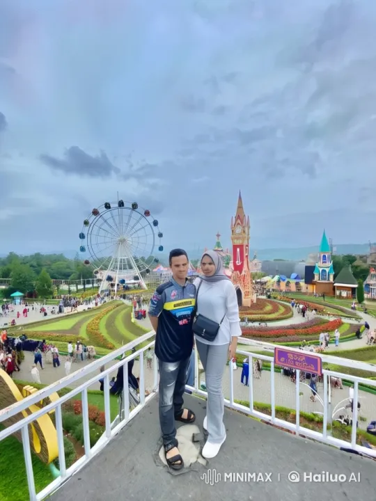 Vibrant Amusement Park Kungfu Battle in Live2D Animation – AI Generated Video | Hailuo AI