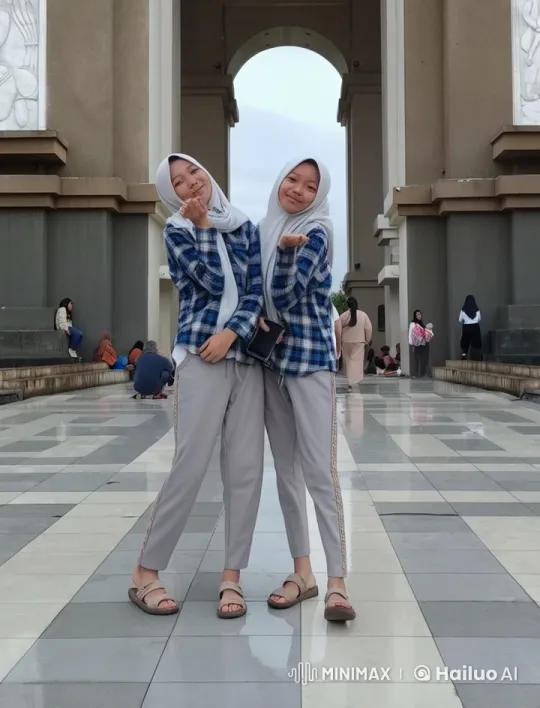 Live2D Video: Playful Duo in Kungfu Poses with Arch Background – AI Generated Video | Hailuo AI
