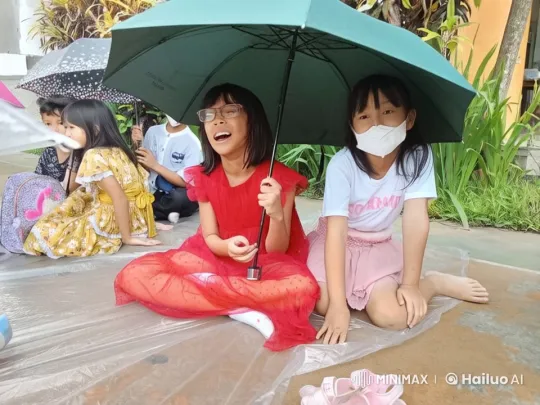 Children Engage in Playful Kungfu Fight in Vibrant Outdoor Setting – AI Generated Video | Hailuo AI