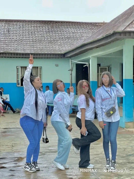 Young Women Perform Dynamic Kungfu in Outdoor Scene – AI Generated Video | Hailuo AI