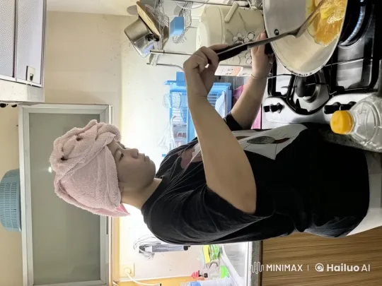 Martial Arts-Inspired Culinary Jump – AI Generated Video | Hailuo AI