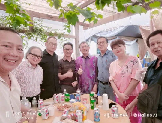 Relaxed Gathering Under Canopy with Drinks and Laughter – AI Generated Video | Hailuo AI