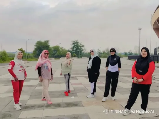Kungfu Practitioners' Synchronized Routine in Outdoor Setting – AI Generated Video | Hailuo AI