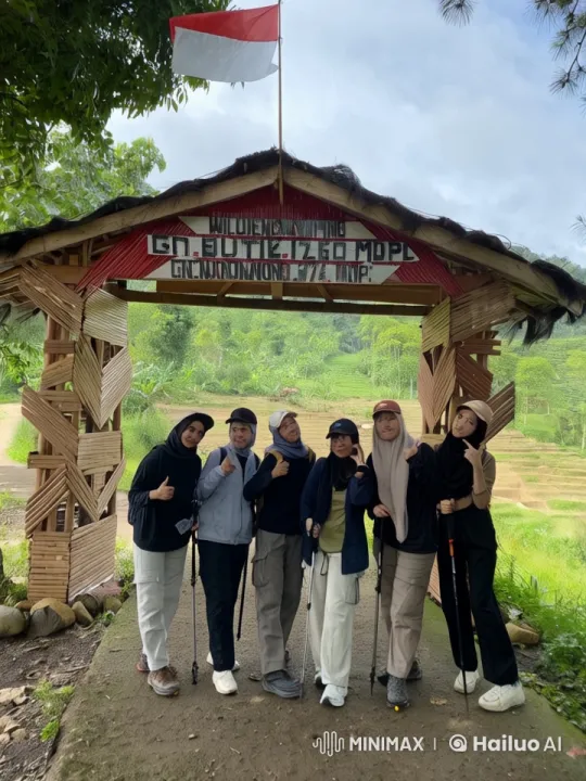 Young Adventurers Display Kung Fu Skills in Indonesian Landscape – AI Generated Video | Hailuo AI