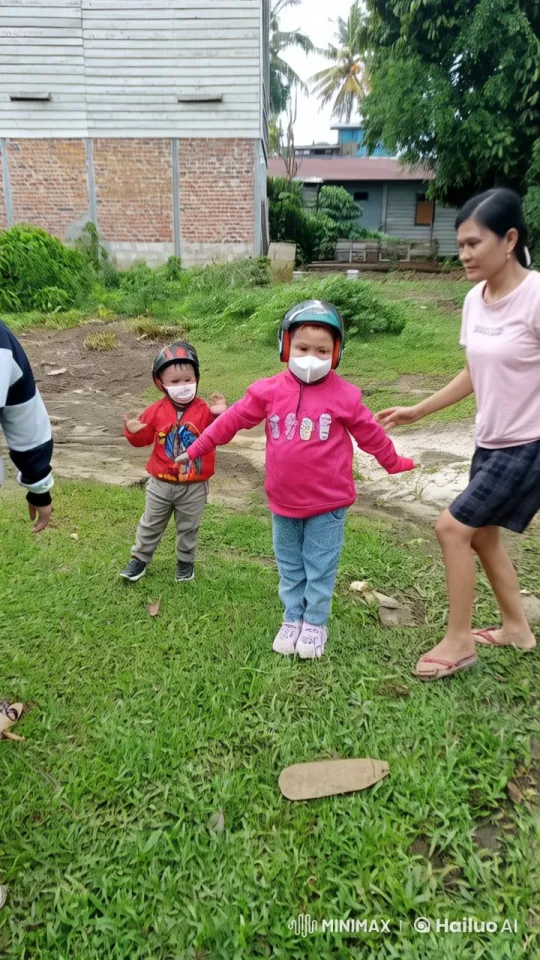 Children's Playful Kung Fu Battle in Garden Setting – AI Generated Video | Hailuo AI