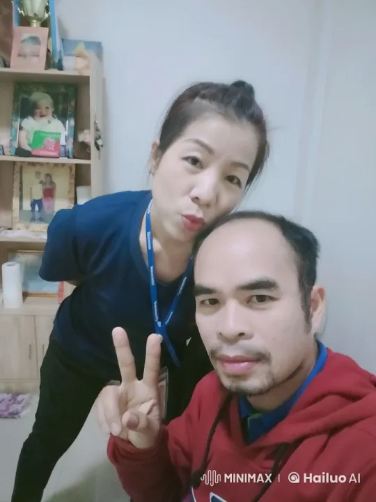 Two Friends Posed for a Friendly Selfie – AI Generated Video | Hailuo AI