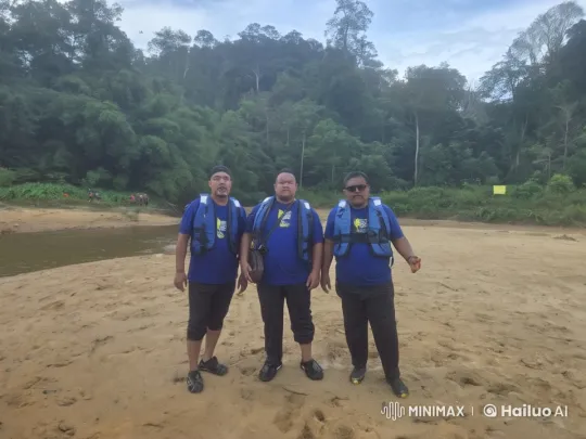 Kungfu Masters Showdown in Tranquil Forest Setting – AI Generated Video | Hailuo AI