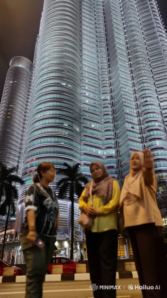 Live2D Action: Kung Fu Showdown at Petronas Towers – AI Generated Video | Hailuo AI