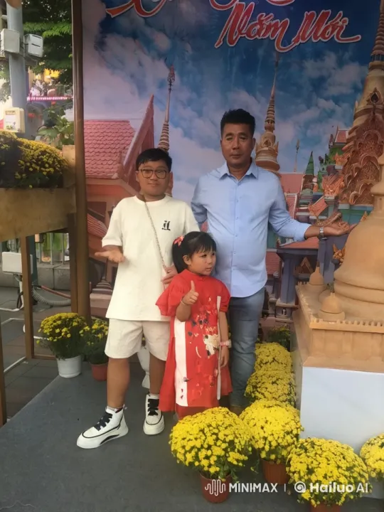 Family Kung Fu Performance in Festive Setting – AI Generated Video | Hailuo AI