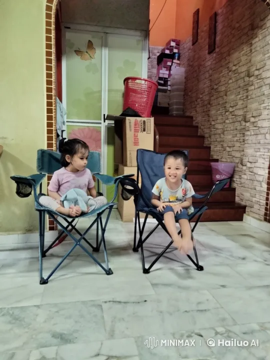 Children Perform Kung Fu in Cozy Home Setting – AI Generated Video | Hailuo AI