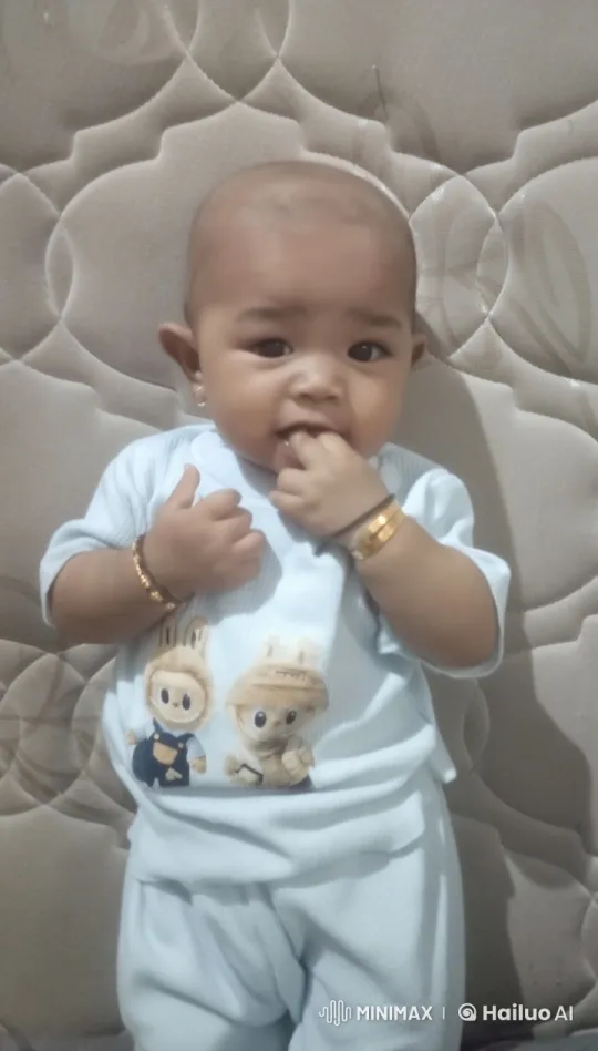 Baby's Joyful Dance in Cozy Live2D Setting – AI Generated Video | Hailuo AI