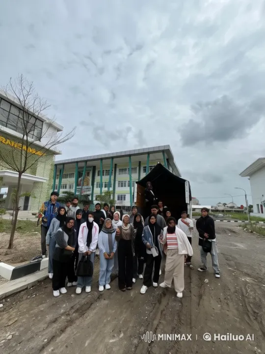 Young Adults Practicing Kungfu in Front of Modern Building – AI Generated Video | Hailuo AI