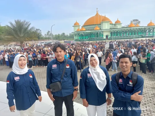 Live2D: Martial Arts Performance at Mosque – AI Generated Video | Hailuo AI