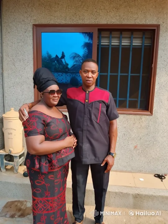 Couple Poses Elegantly in Traditional Outfits – AI Generated Video | Hailuo AI
