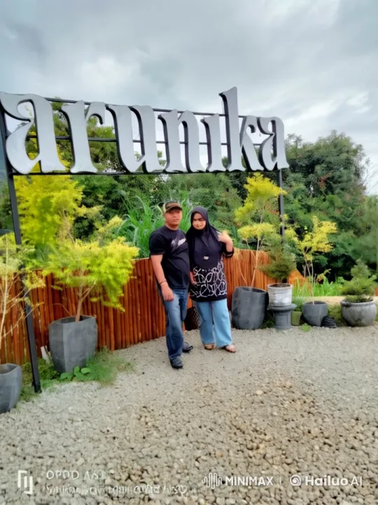 Live2D Animated Kung Fu Duo in Tranquil Garden Setting – AI Generated Video | Hailuo AI