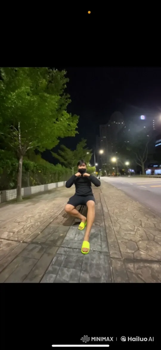 Nighttime Kungfu Master Showcases Skills in City Street – AI Generated Video | Hailuo AI