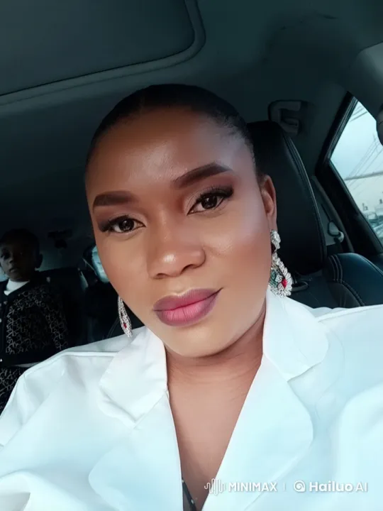 Woman Prepares for Boxing Match in Car - Live2D Animation – AI Generated Video | Hailuo AI