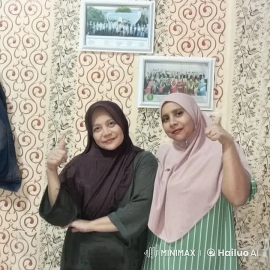 Live2D Video: Hijab-Wearing Women Perform Kung Fu Gracefully – AI Generated Video | Hailuo AI