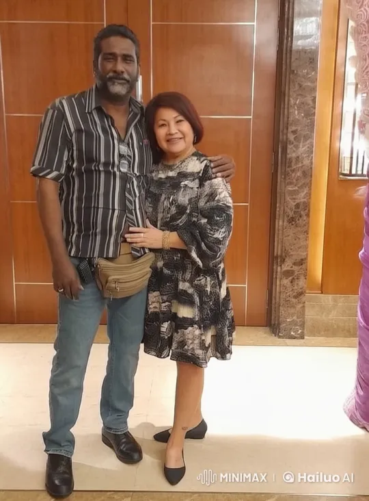 Calm Intimate Couple in Live2D Animated Hallway – AI Generated Video | Hailuo AI