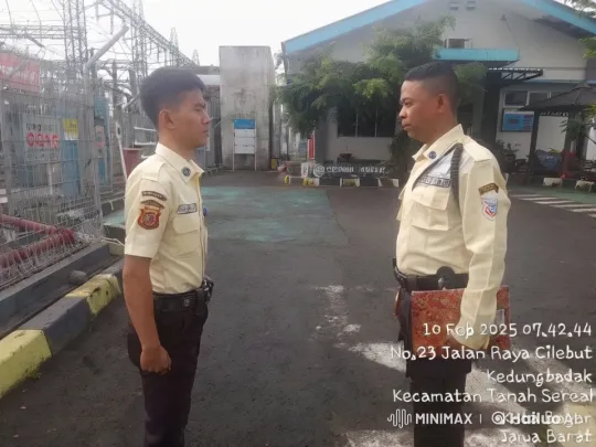 Security Guards Embrace and Dance in Industrial Setting – AI Generated Video | Hailuo AI