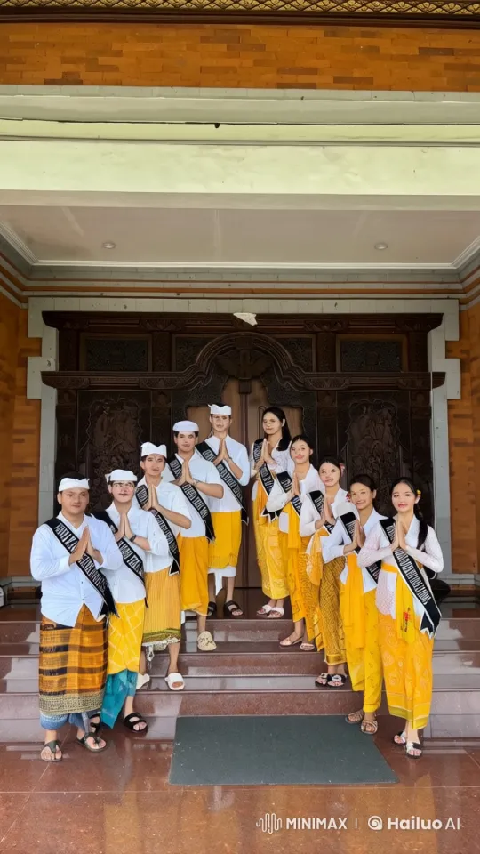 Balinese Dancers Perform Kungfu in Traditional Attire – AI Generated Video | Hailuo AI