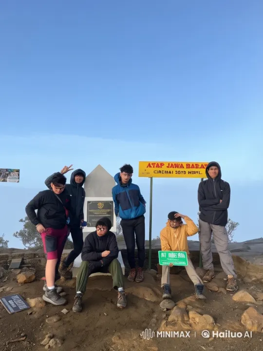 Hikers Perform Kungfu on Mount Ciremai Summit – AI Generated Video | Hailuo AI