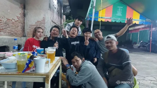 Young Men Engage in Energetic Kung Fu Battle Over Food – AI Generated Video | Hailuo AI