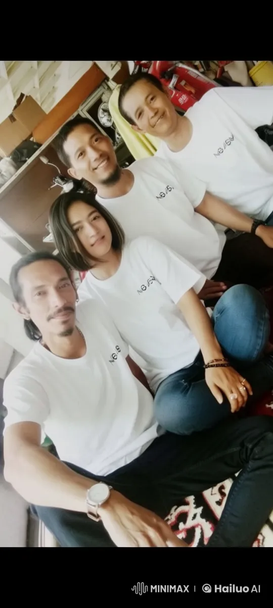 Friends Share Intimate Moments in Cozy Room – AI Generated Video | Hailuo AI