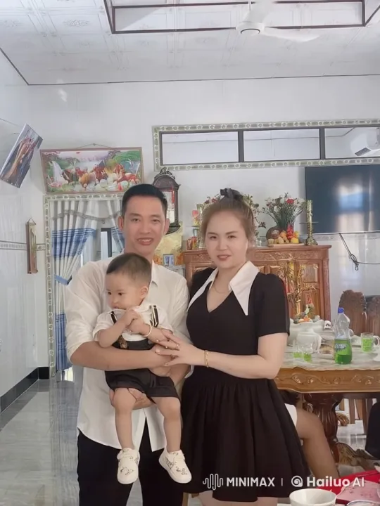 Family's Energetic Kung Fu Display in Dining Area – AI Generated Video | Hailuo AI