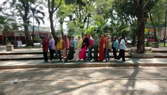 Live2D Animated Kung Fu Performance in Park Setting – AI Generated Video | Hailuo AI