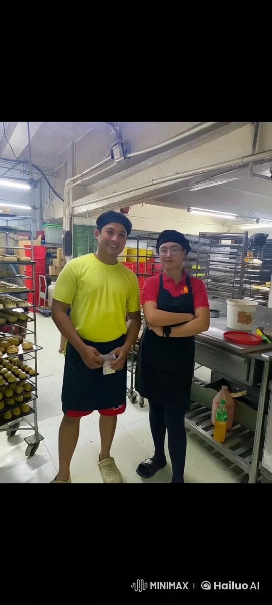 Couple's Affectionate Moment in a Bustling Bakery – AI Generated Video | Hailuo AI