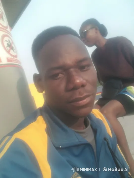 Casual Outdoor Seated Dance Scene – AI Generated Video | Hailuo AI
