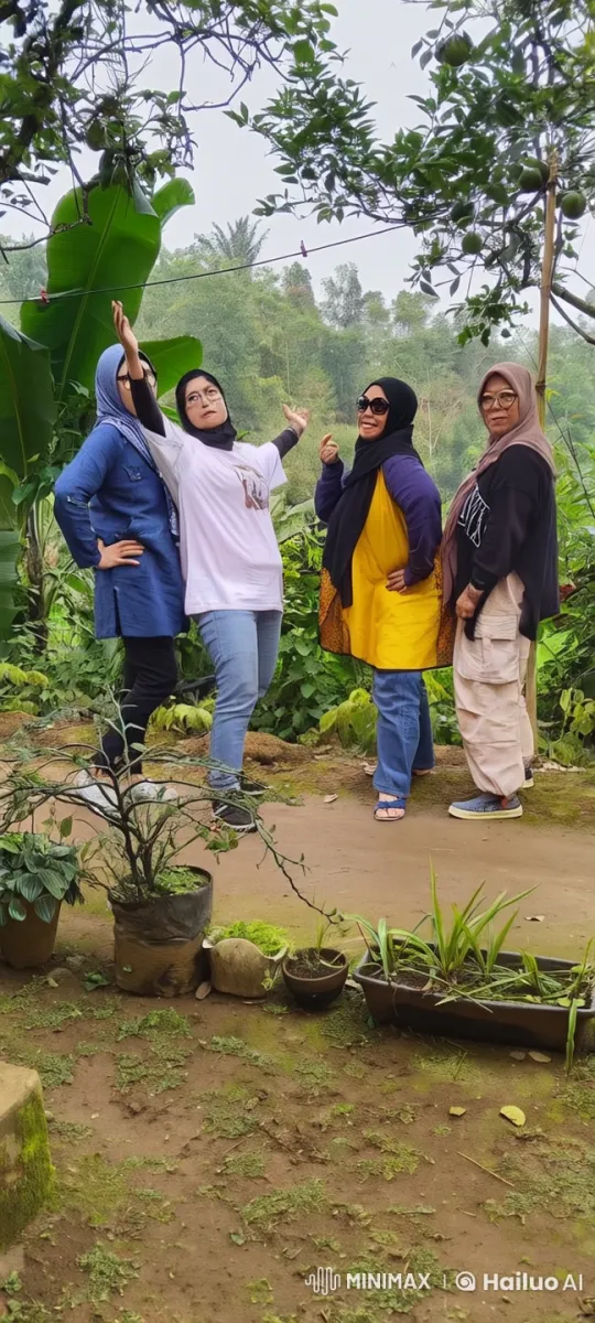 Four Women Perform Kung-Fu in a Lush Garden Setting – AI Generated Video | Hailuo AI