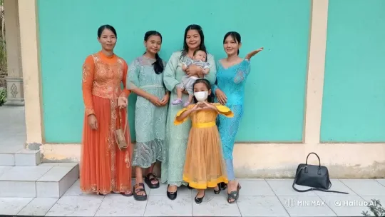 Women in Traditional Dresses Perform Kung Fu – AI Generated Video | Hailuo AI
