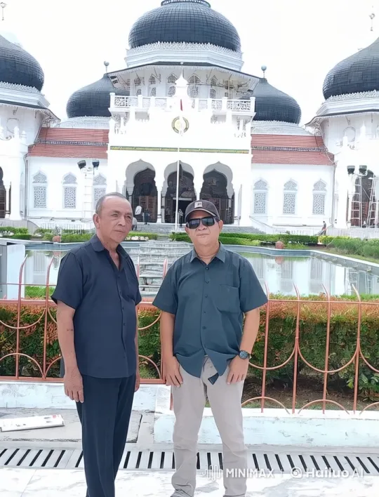Live2D Animation: Kung Fu Fight in Front of Mosque – AI Generated Video | Hailuo AI