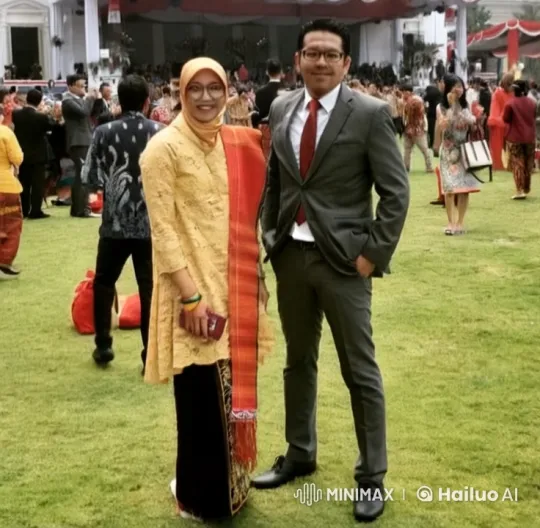 Formal Gathering: Couple Demonstrates Kung Fu Skills – AI Generated Video | Hailuo AI