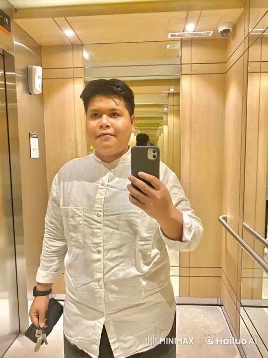 Elevator Kungfu: Smartphone to Martial Arts Mastery – AI Generated Video | Hailuo AI