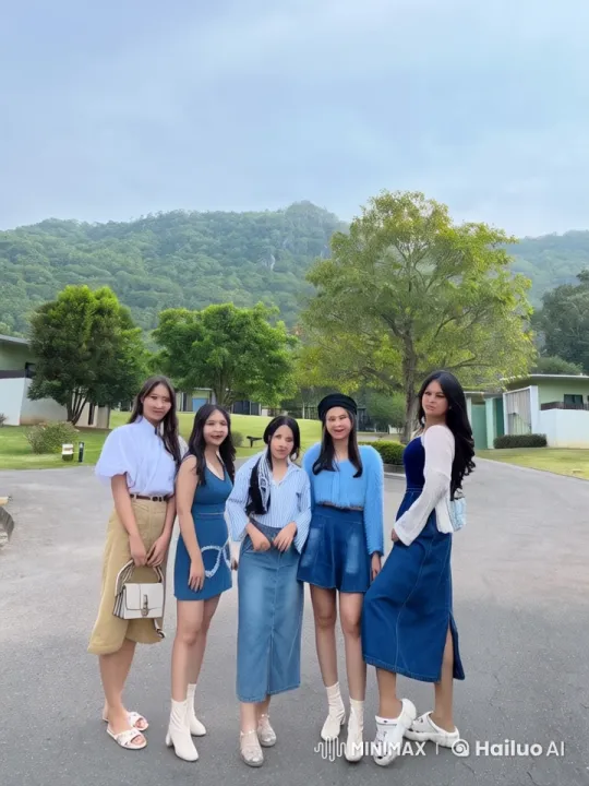 Five Women Showcase Kungfu in Serene Outdoor Setting – AI Generated Video | Hailuo AI