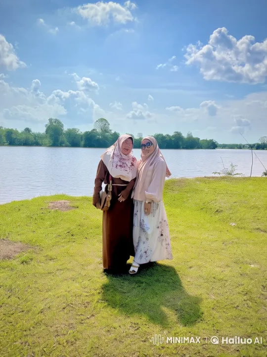 Traditional Outfits: Kung Fu Duel in Tranquil Setting – AI Generated Video | Hailuo AI