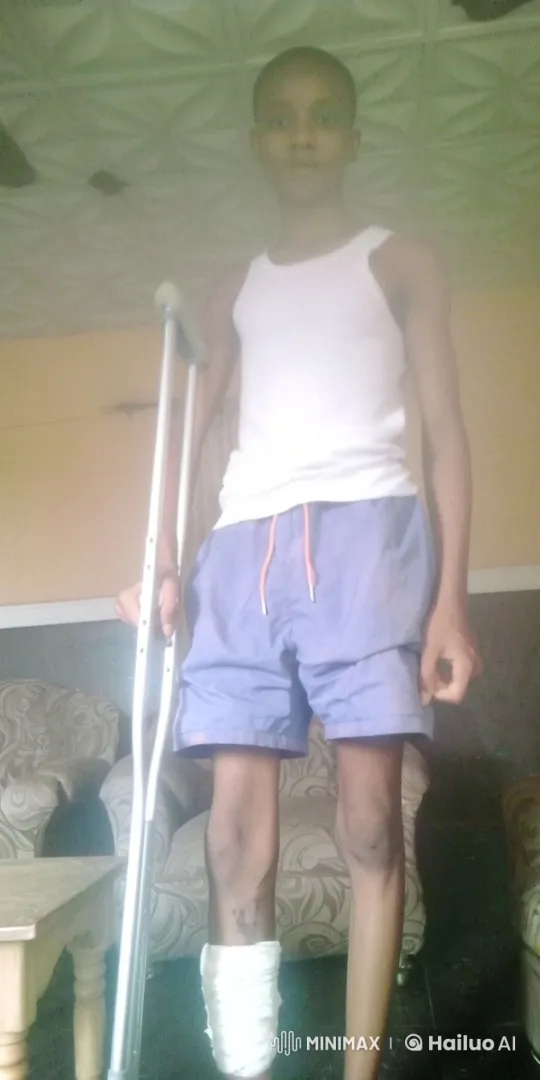 Injured Man Showcase Kung Fu Skills in Live2D Animation – AI Generated Video | Hailuo AI